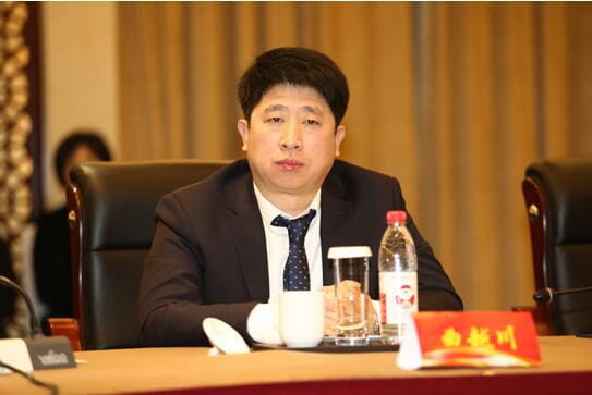 京东集团副总裁曲越川参加京东•枣庄战略合作研讨会。
